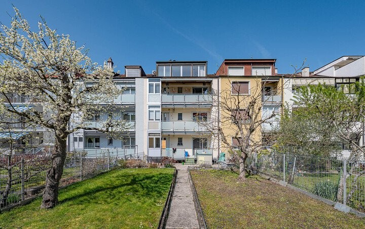 Maison multifamiliale, photo 2 sur 8