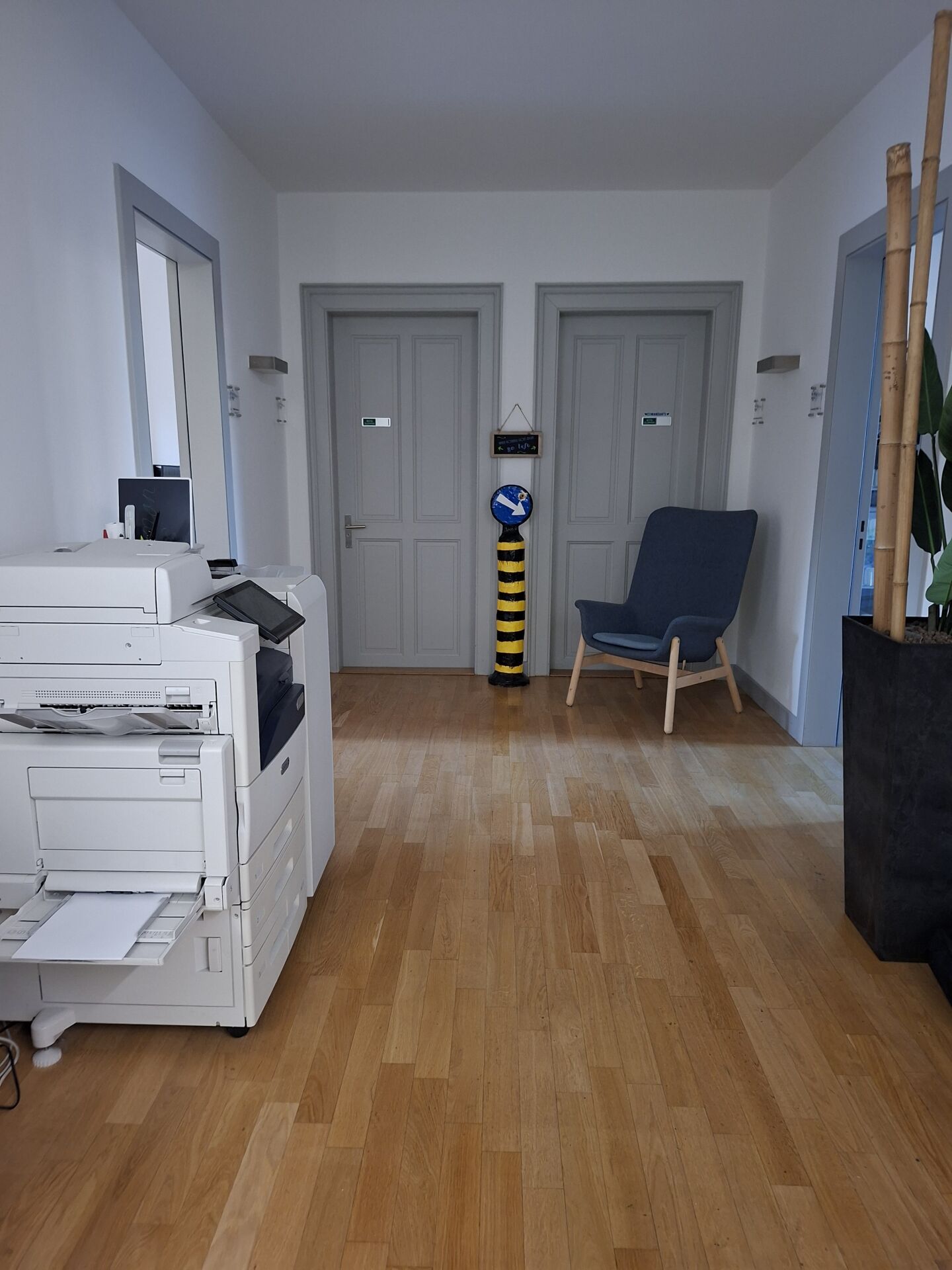 260m² office