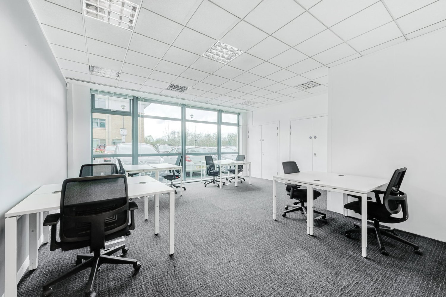 300m² office