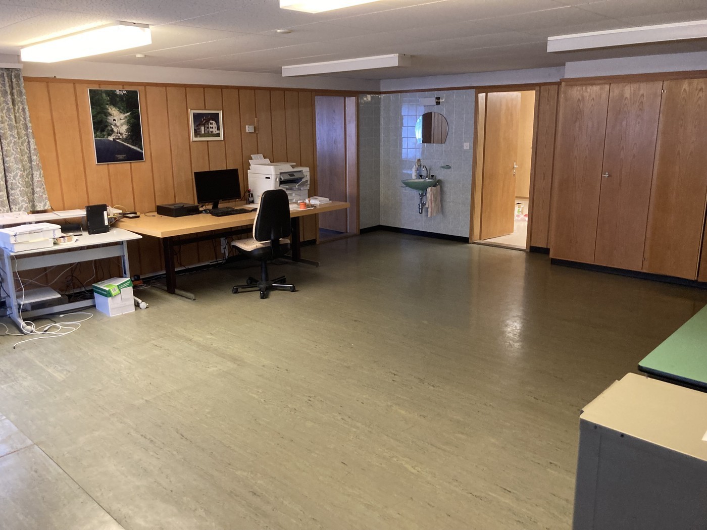 150m² office