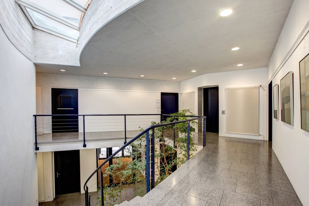 85m² office