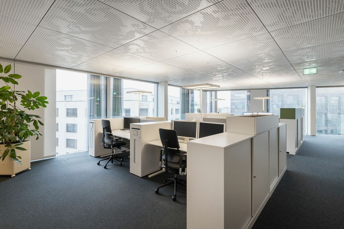 7420m² office