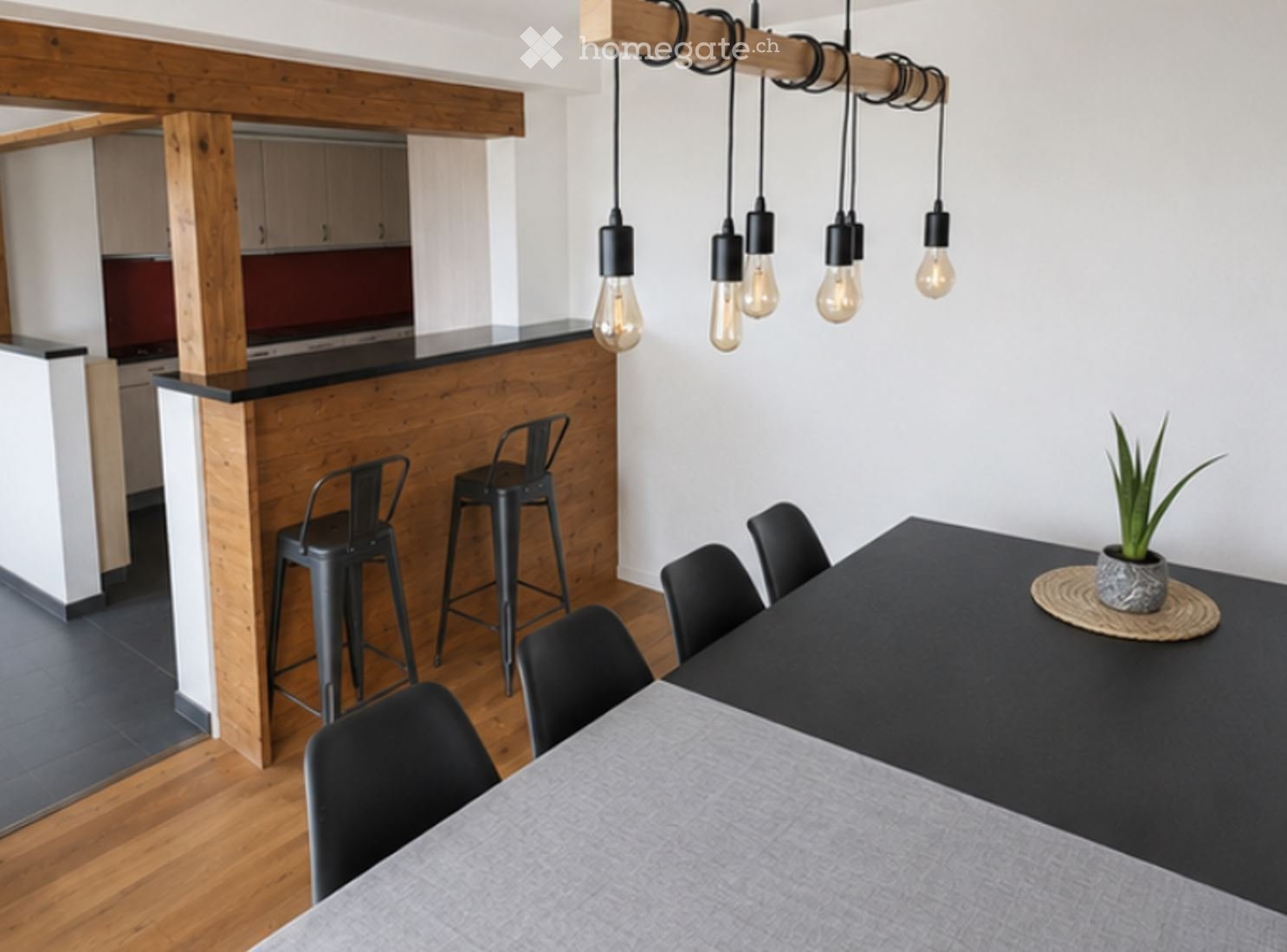 5 rooms apartment, Foto 1 von 5