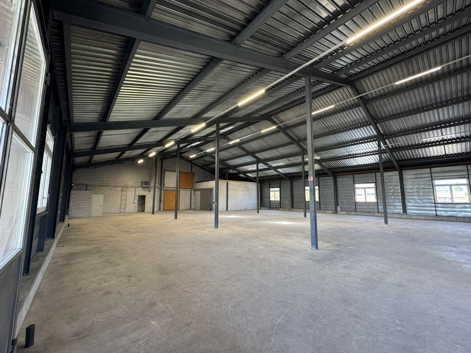 765m² commercial