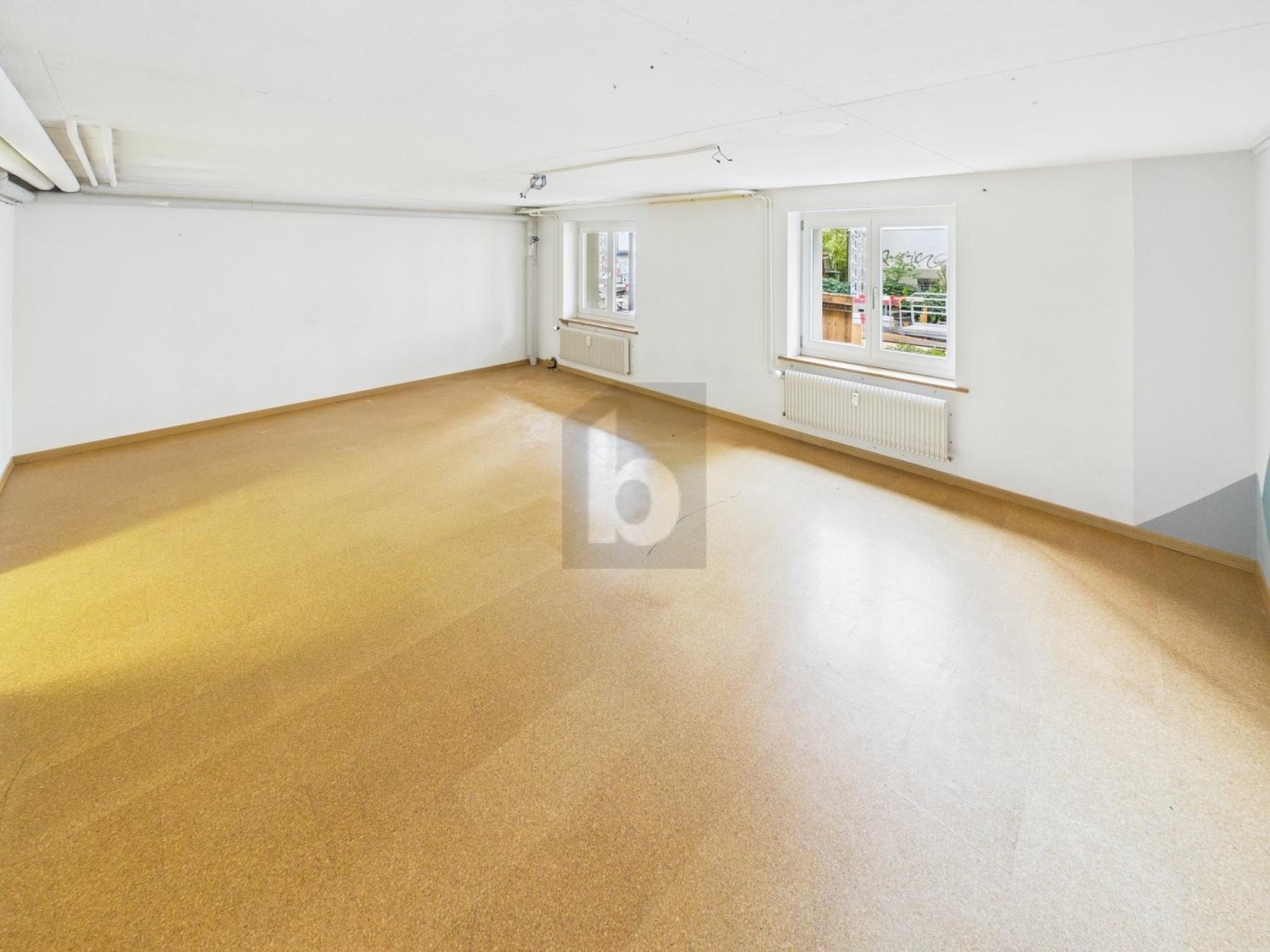 171m² office
