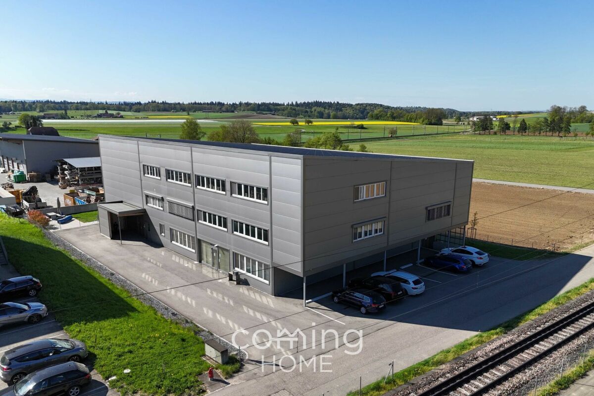 3255m² storage room