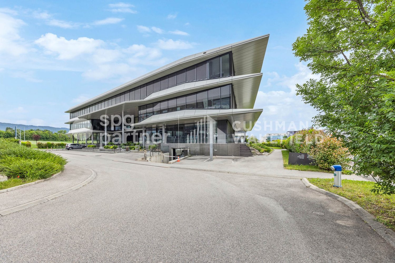 254m² office