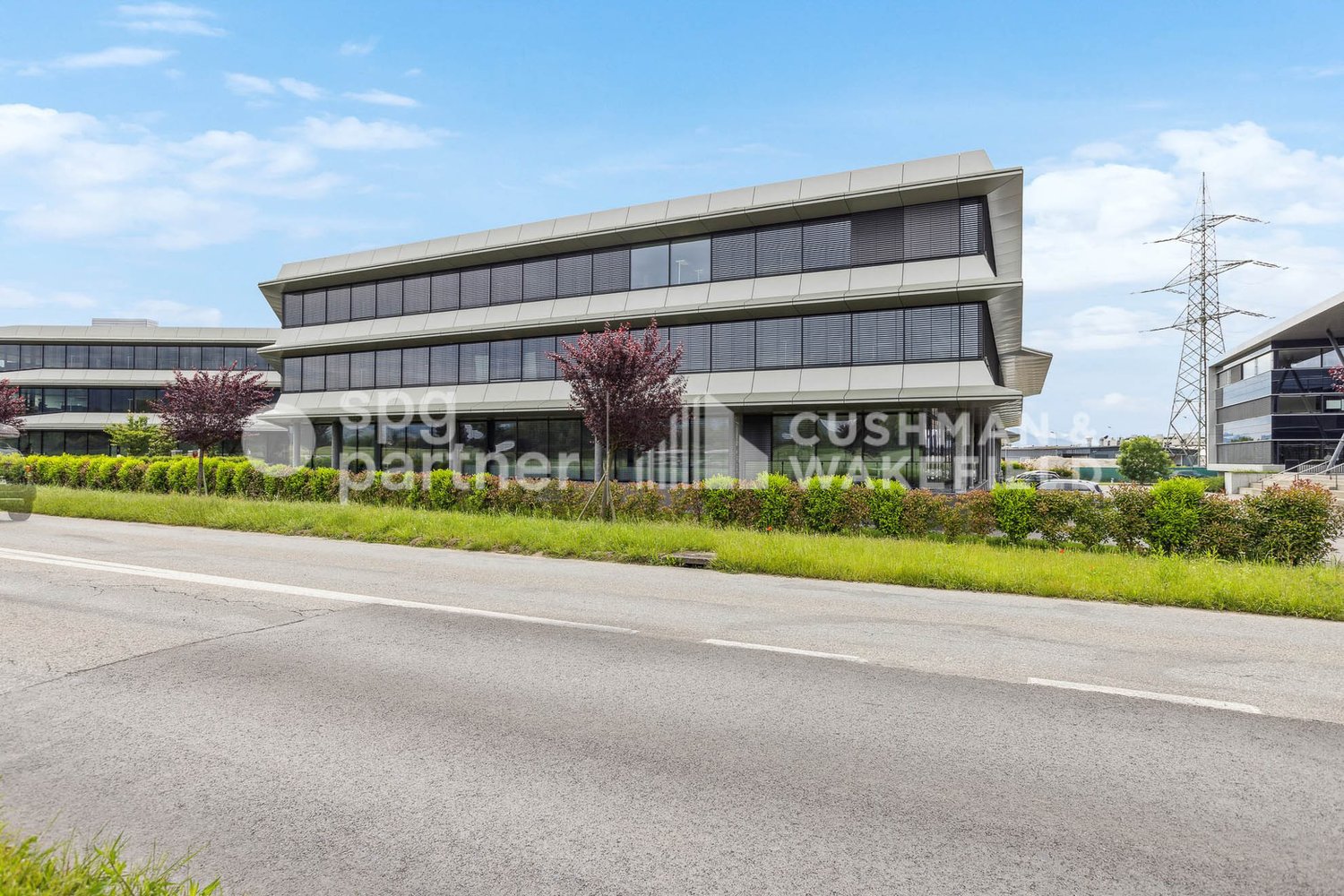 254m² office