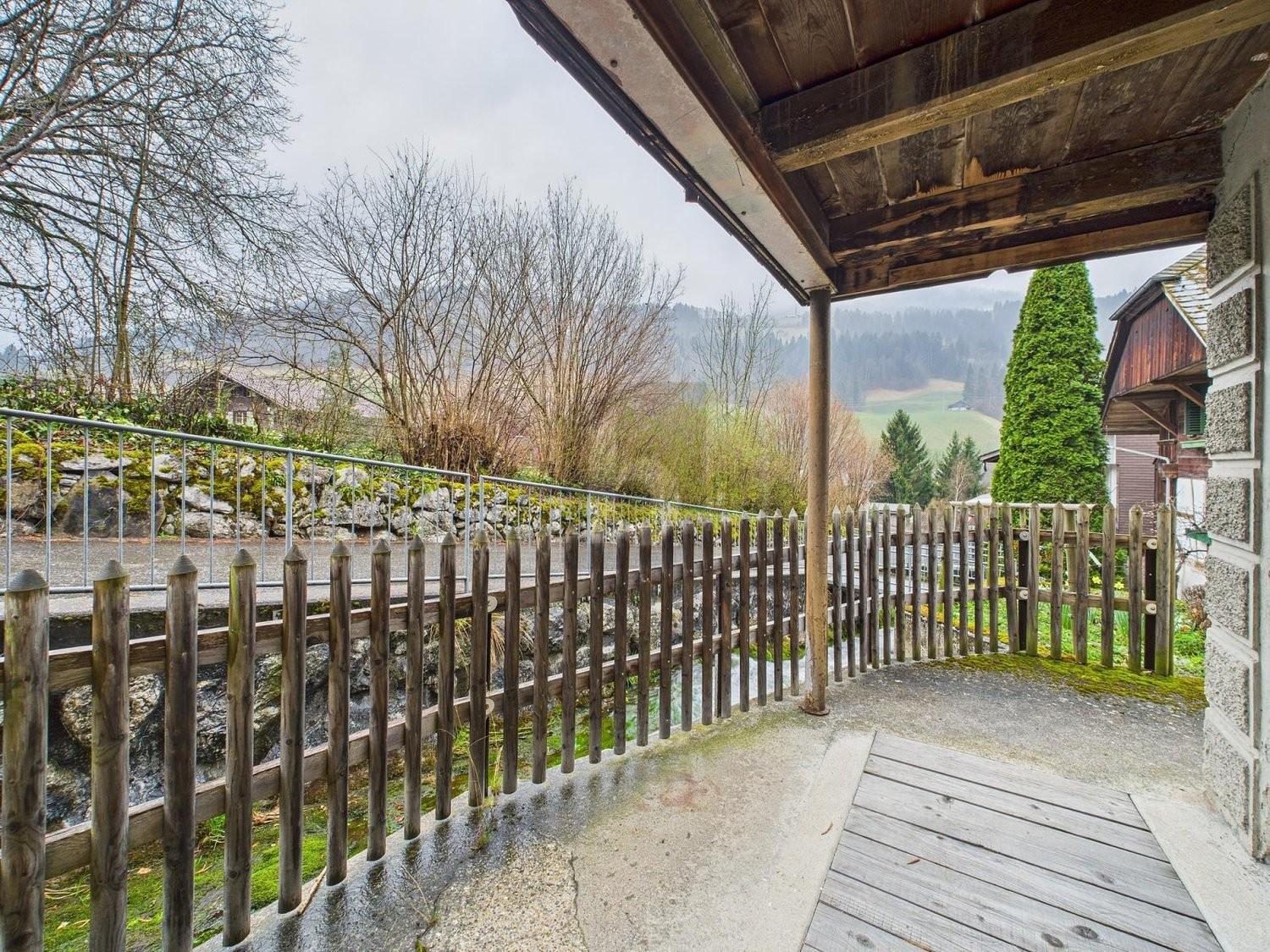 550m² atelier, foto 1 di 4