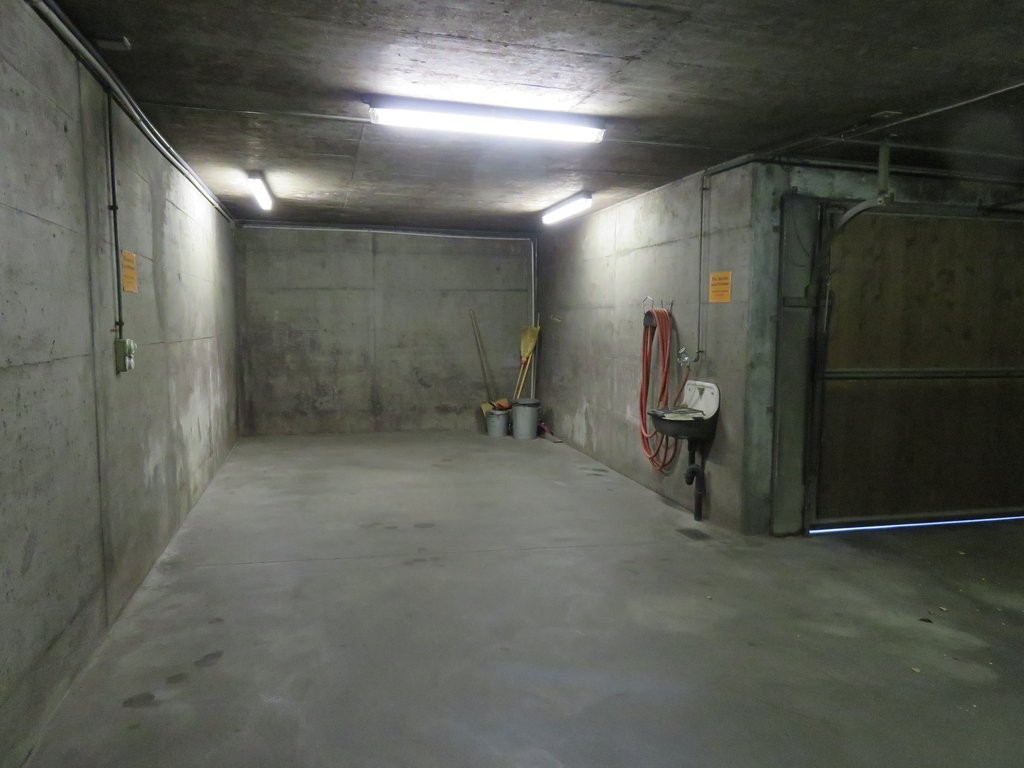 Posto auto interrato, foto 4 di 4
