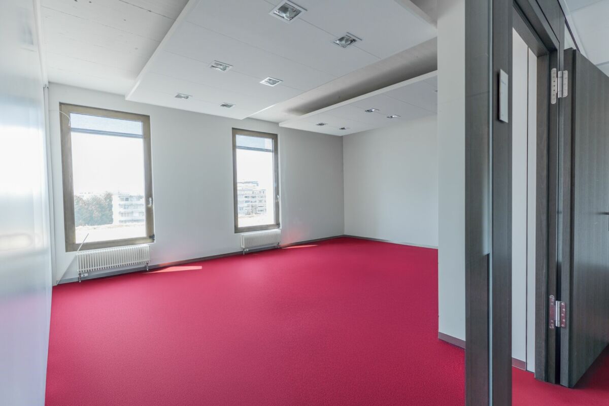 770m² office