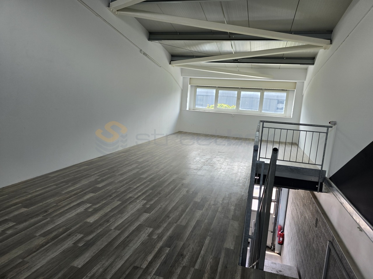 230m² Gewerbe, Foto 4 von 6