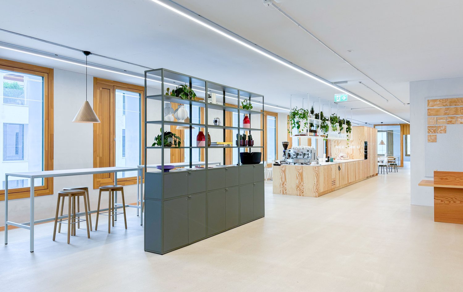 260m² office