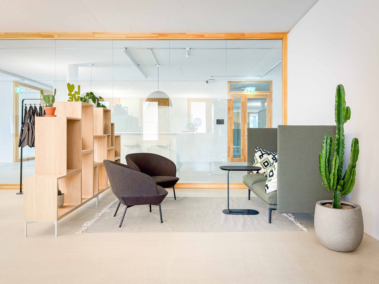 260m² office