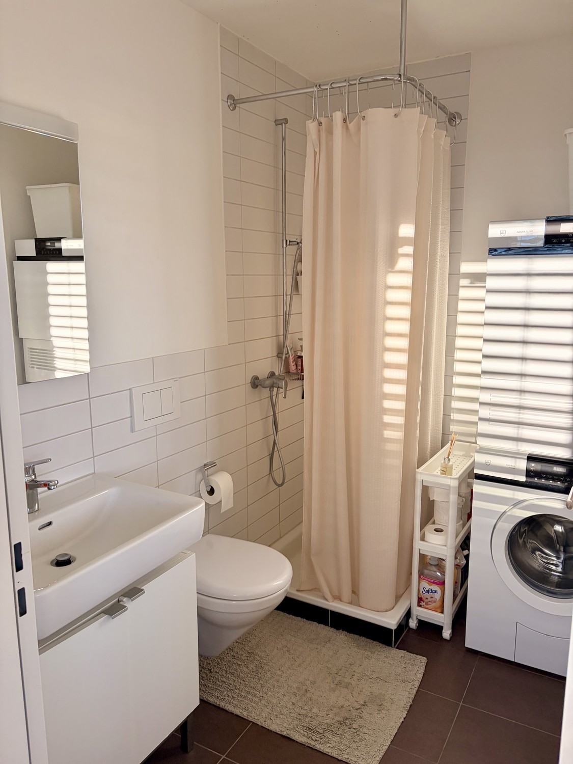 Zimmer in einer Wohngemeinschaft

Ich vermiete ein Zimmer in meiner schönen, hellen und geräumigen Loft-Wohnung, nur 5 Gehminuten vom Bahnhof entfernt.

Ich bin Lehrer/in und werde nur etwa einmal pro Woche in der Wohnung sein, sodass Sie den Platz meistens für sich allein haben werden. Idealerweise, Foto 6 von 8