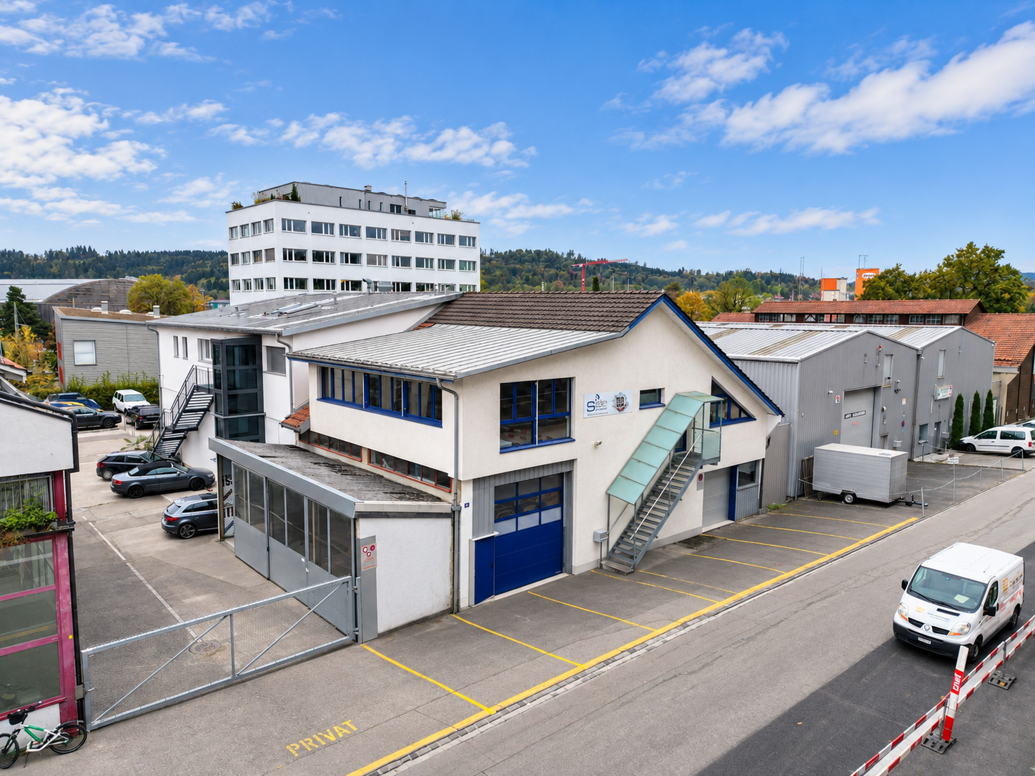 250m² commercial