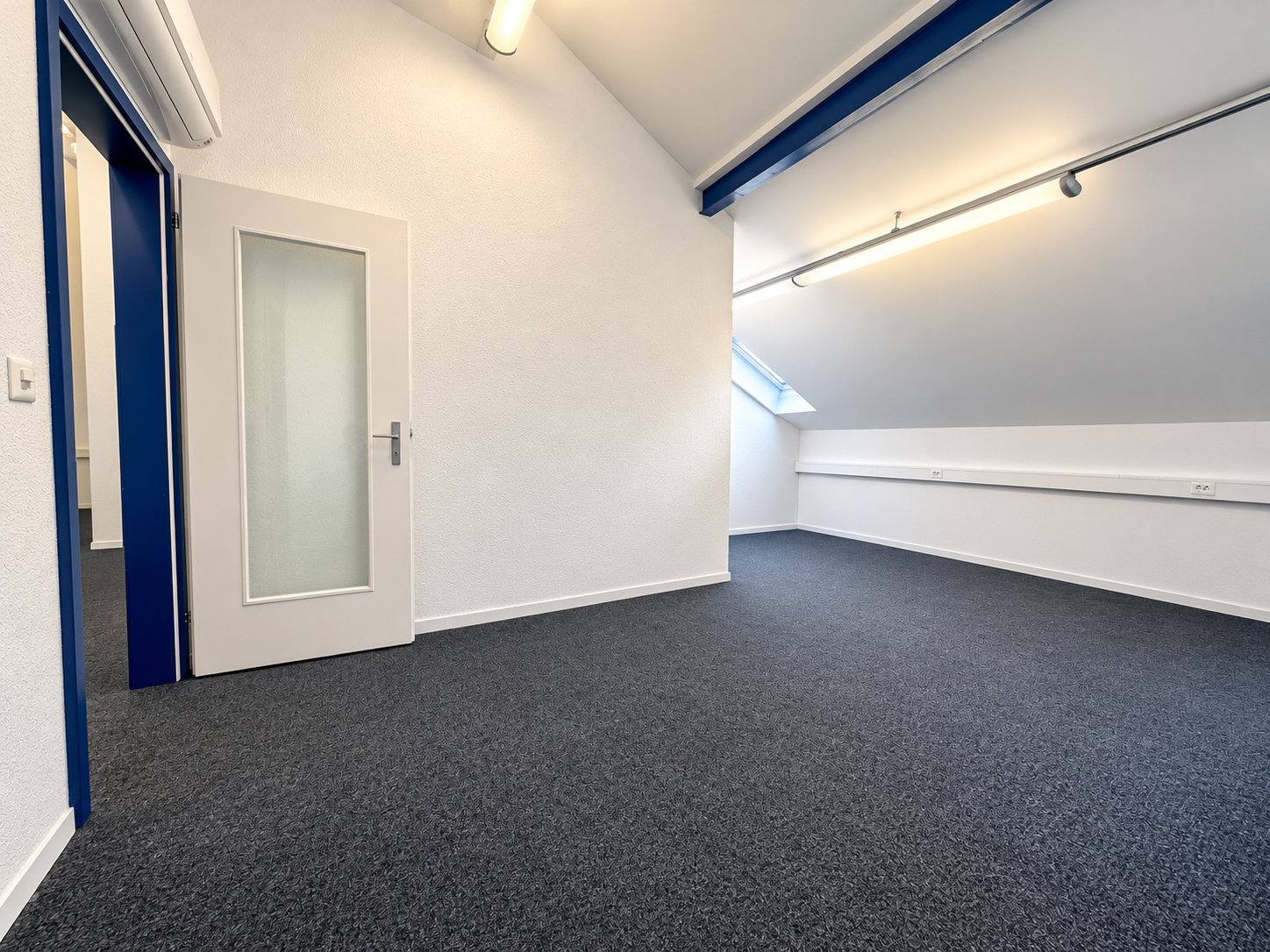 250m² commercial
