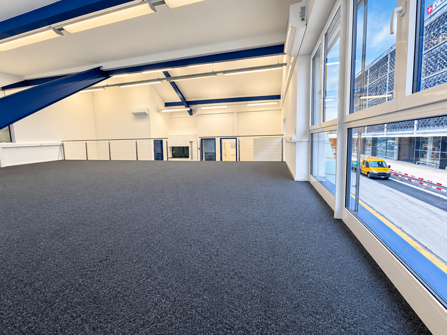 250m² commercial