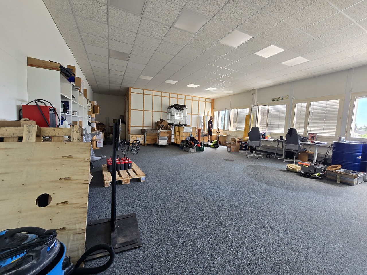 148m² workshop