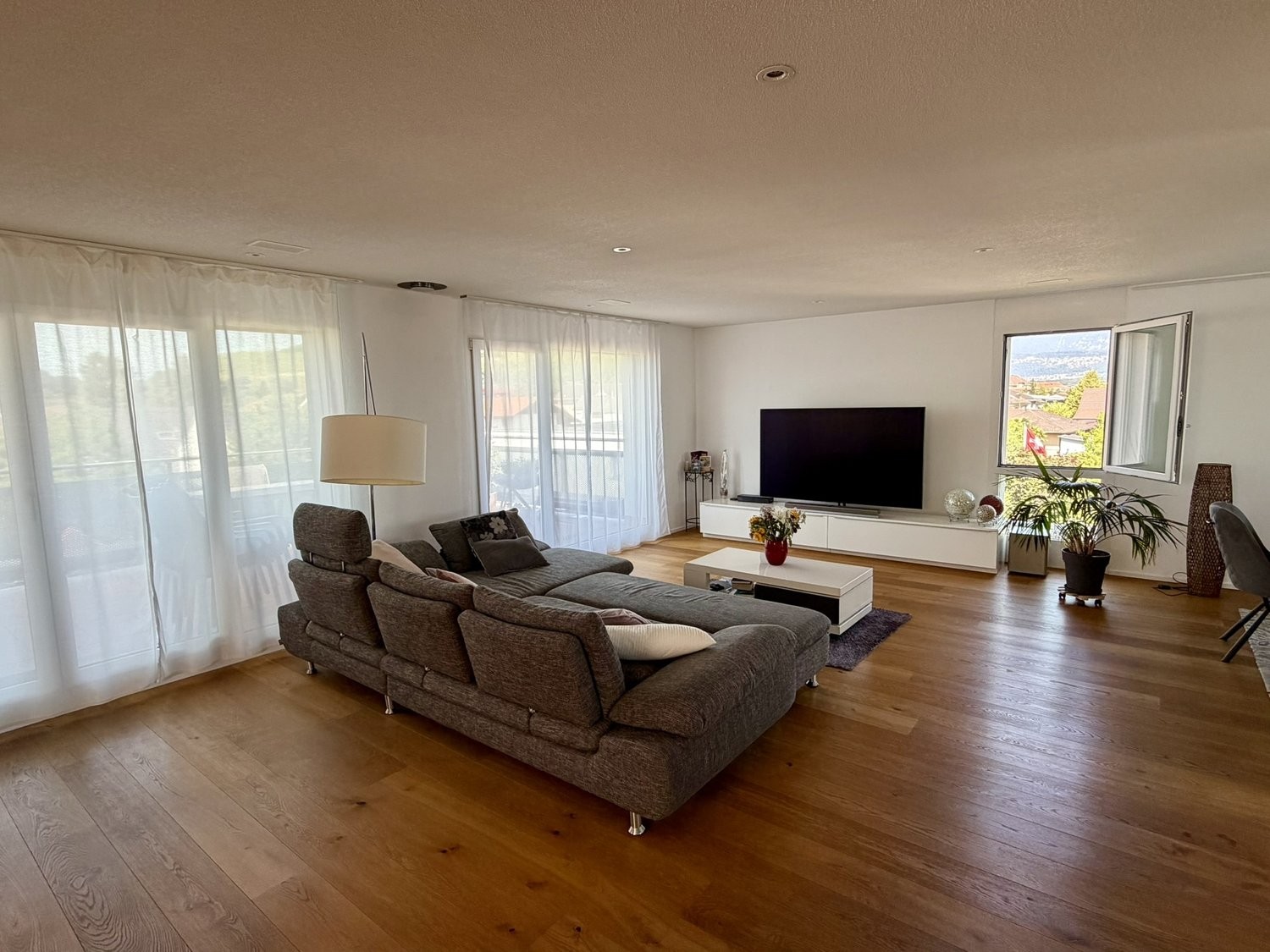 6 ½ rooms furnished flat