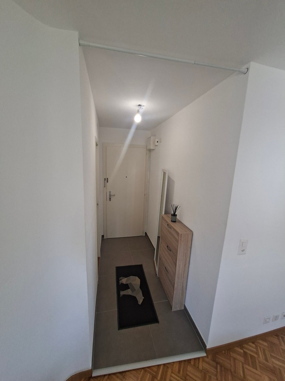 2 Zimmer möblierte Wohnung, Foto 2 von 4