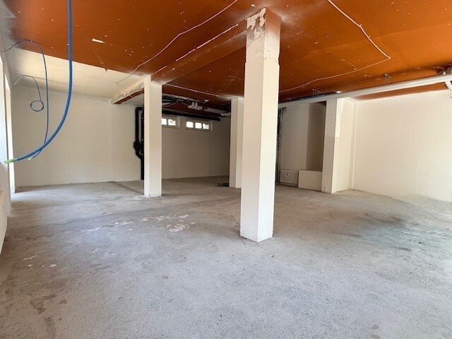 128m² shop, Foto 2 von 3