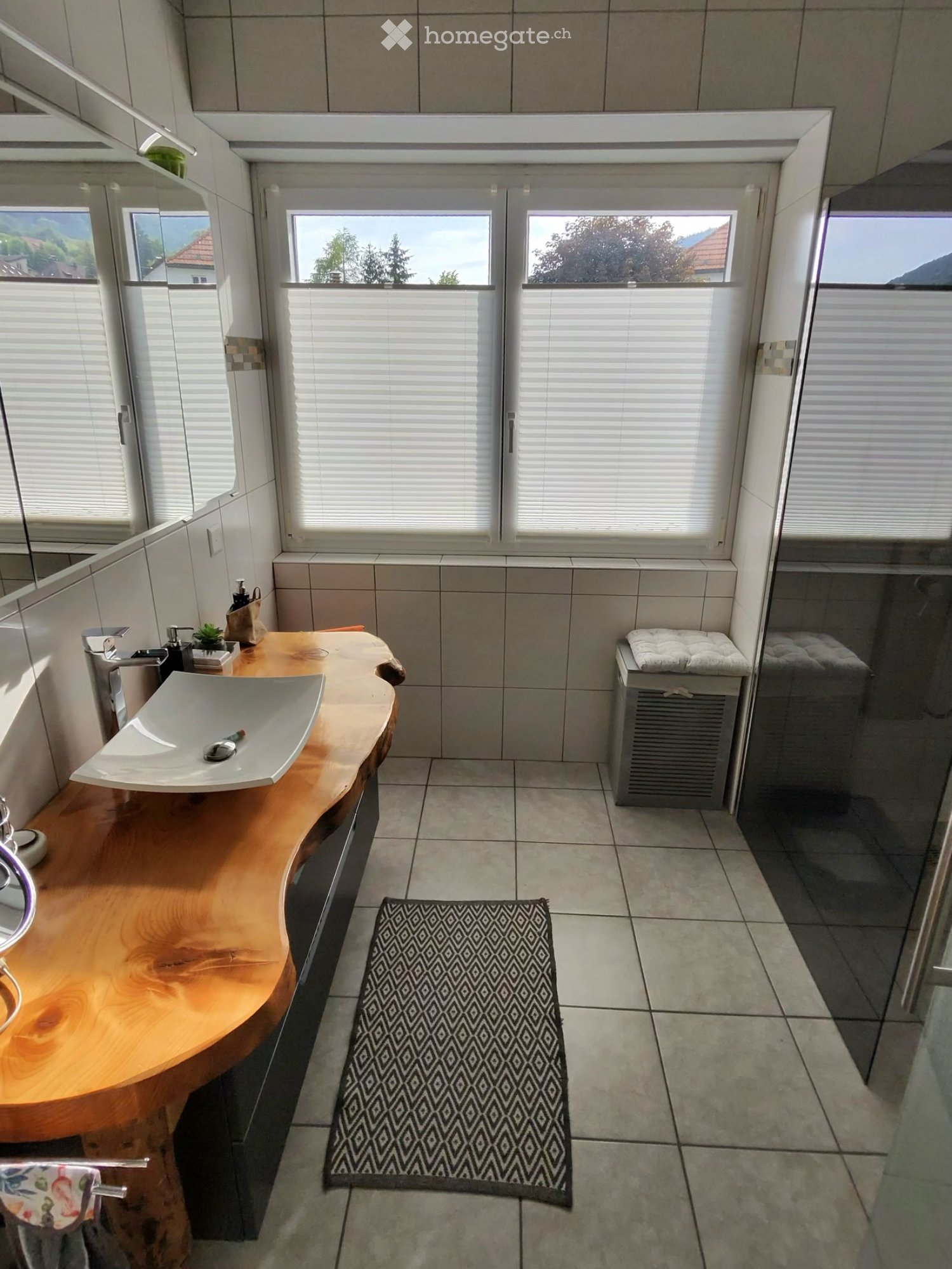 5 rooms apartment