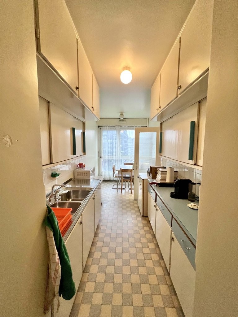 90m² office