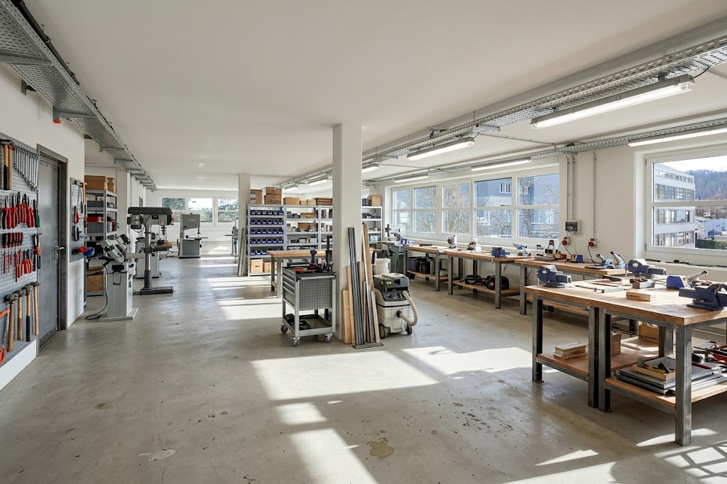 976m² commerciale