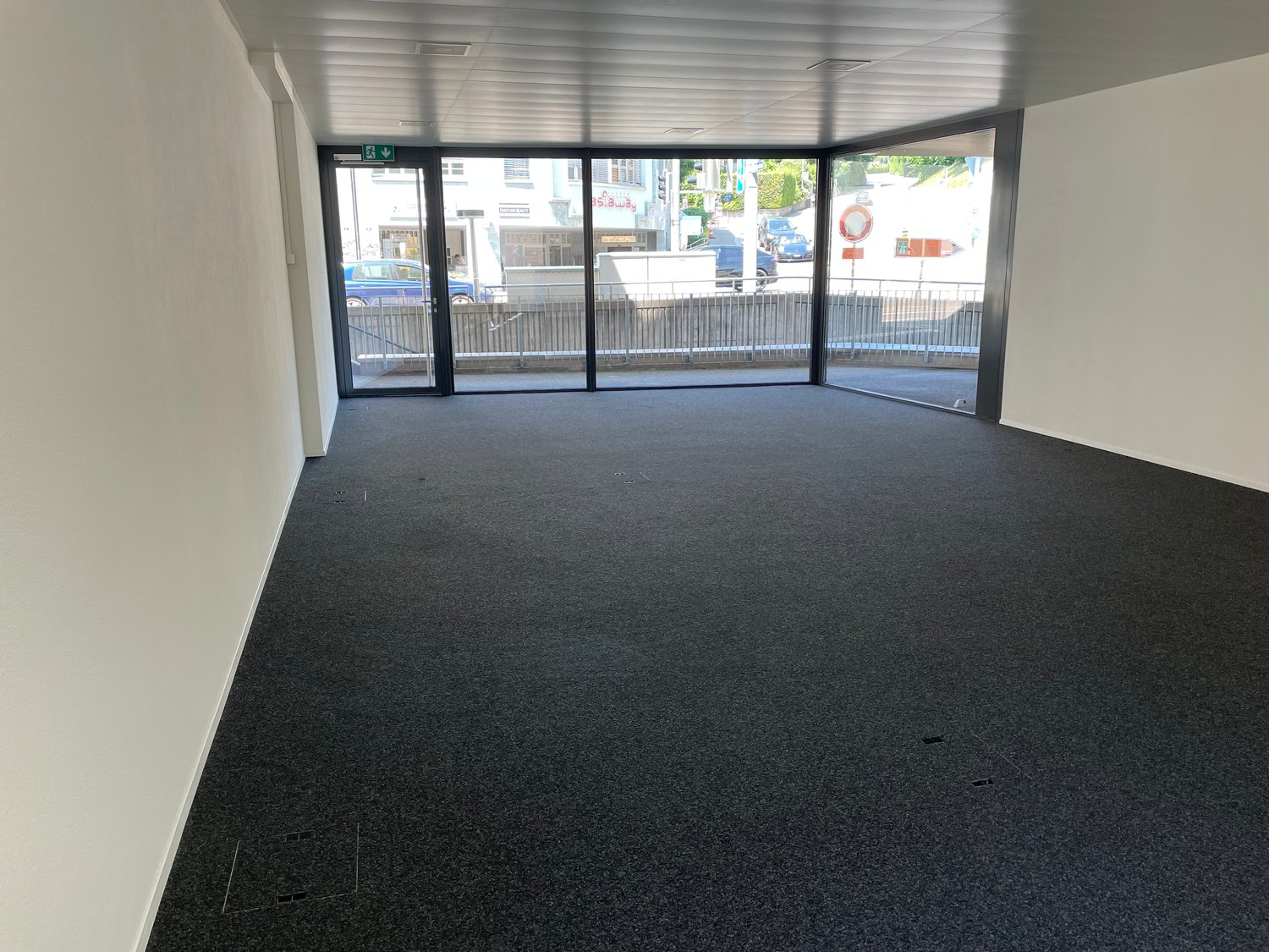 106m² office