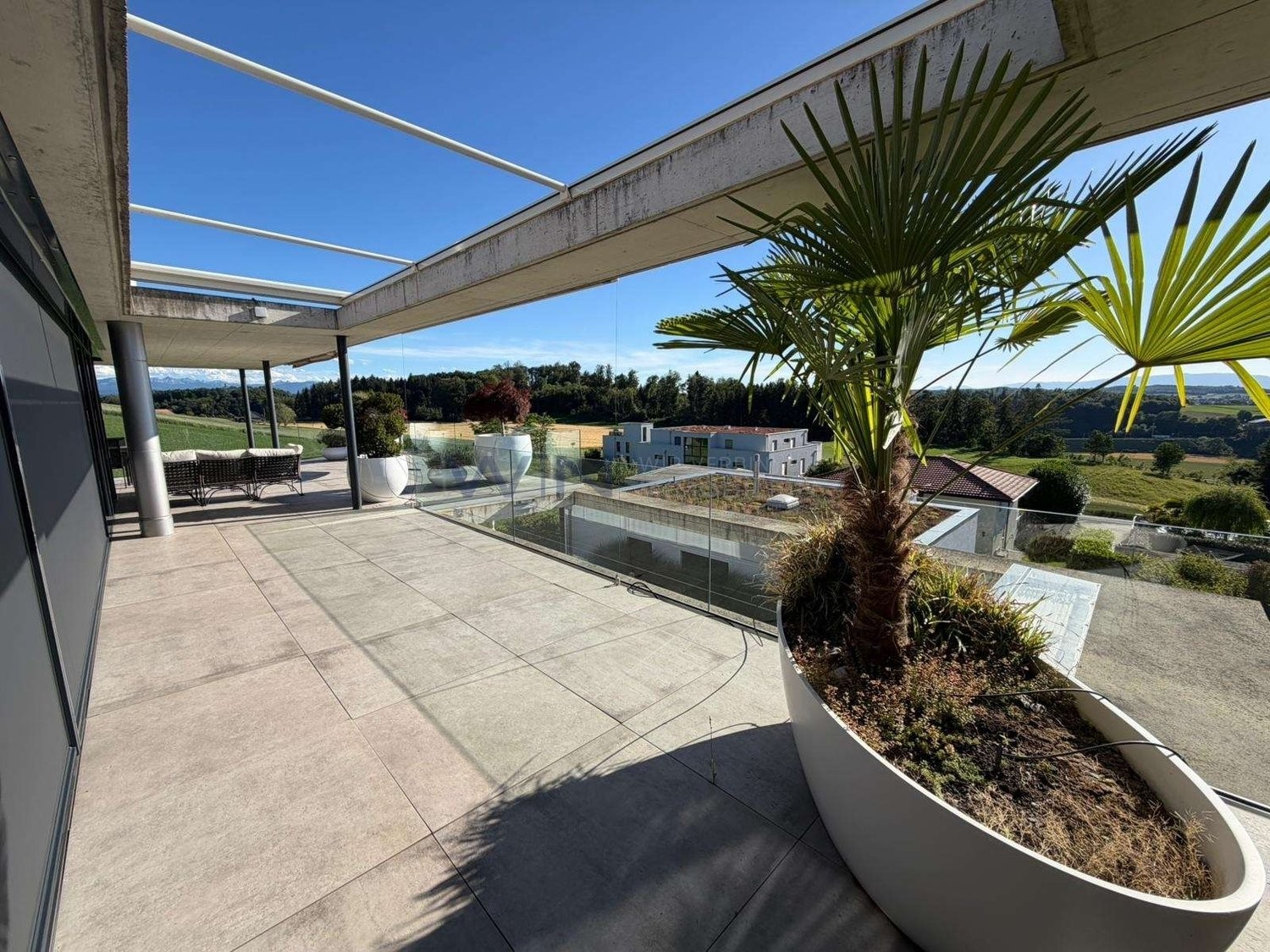 3 rooms terrace flat