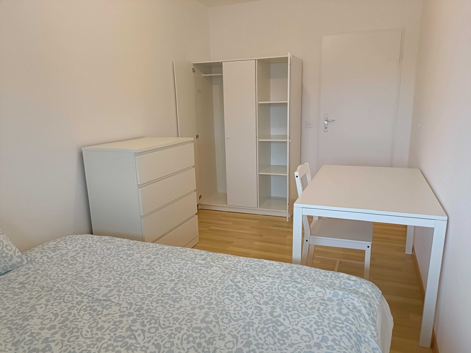 Chambre dans un appartement partagé