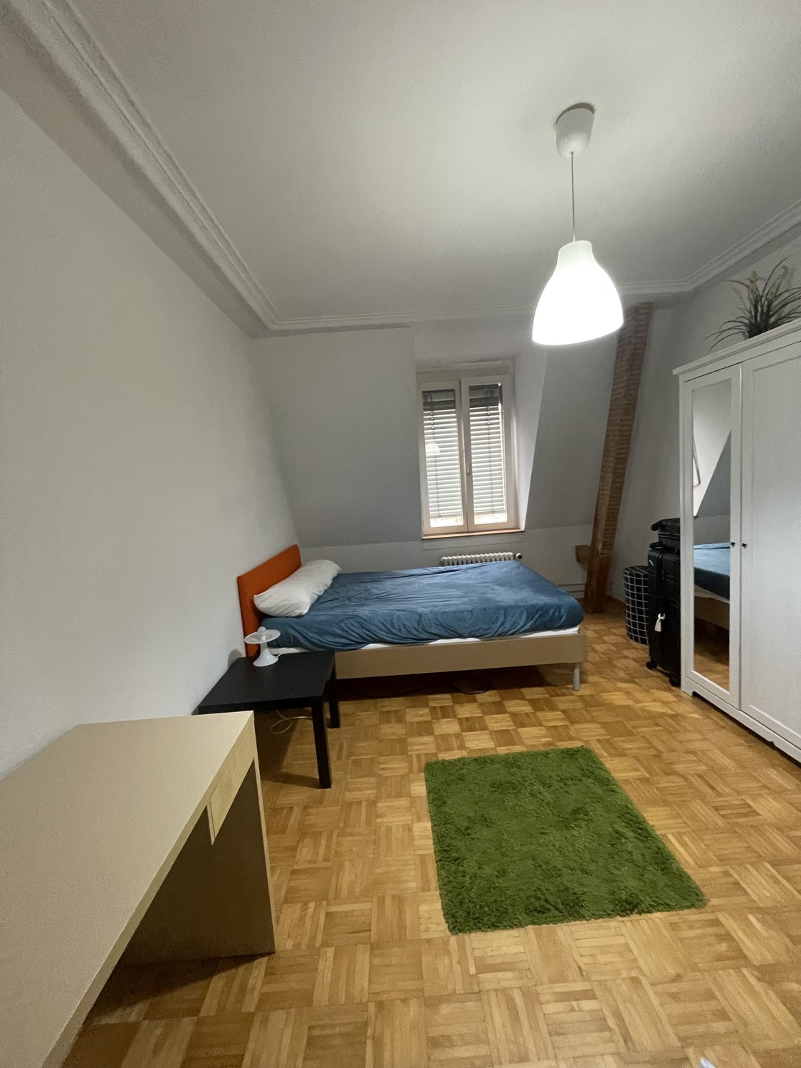 Zimmer in einer Wohngemeinschaft, Foto 1 von 3