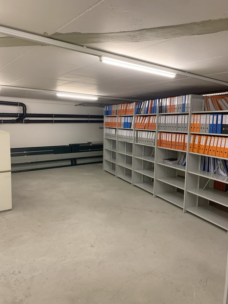 Local de stockage de 250m²
