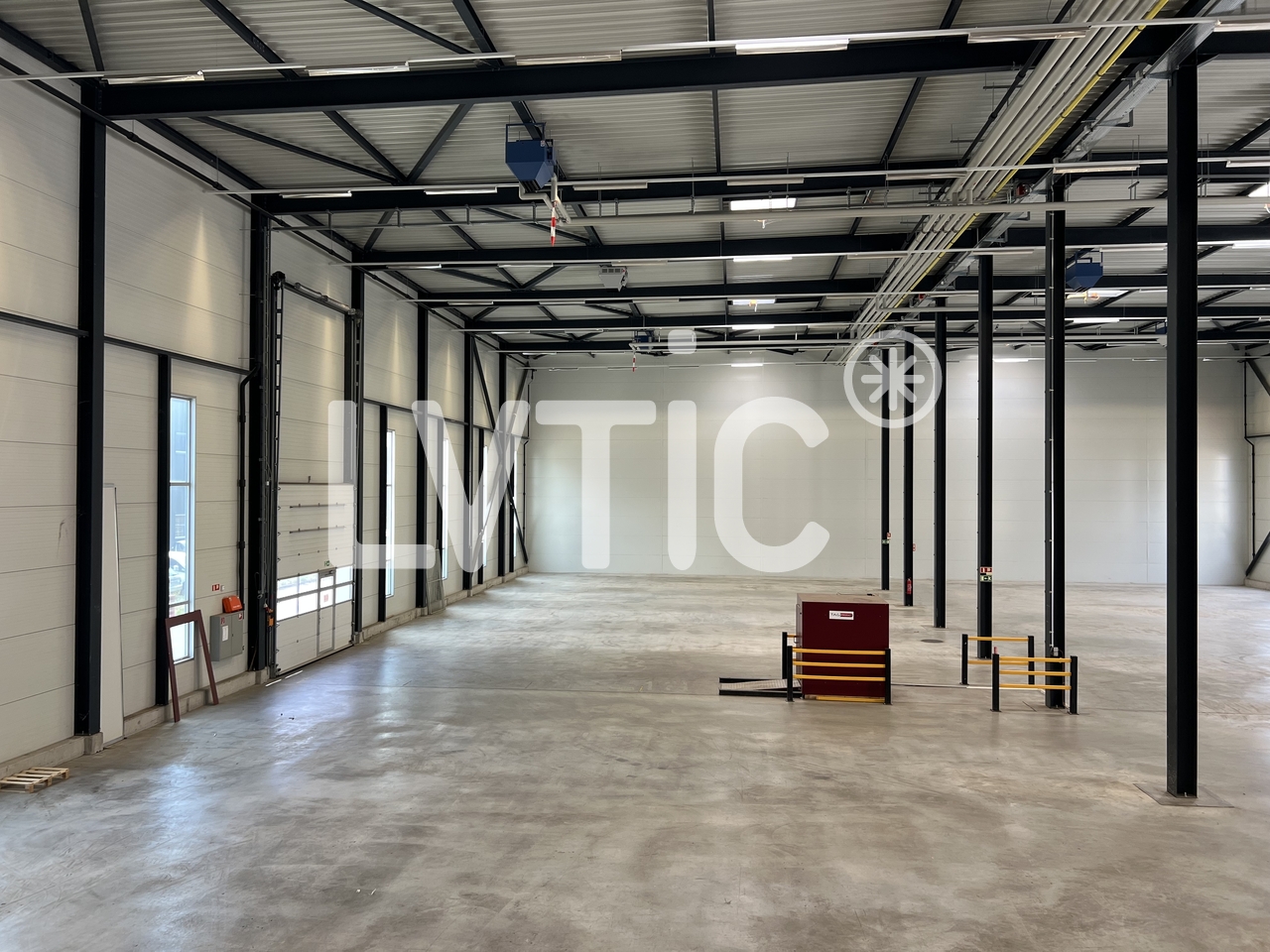 950m² industrial object, Foto 1 von 9