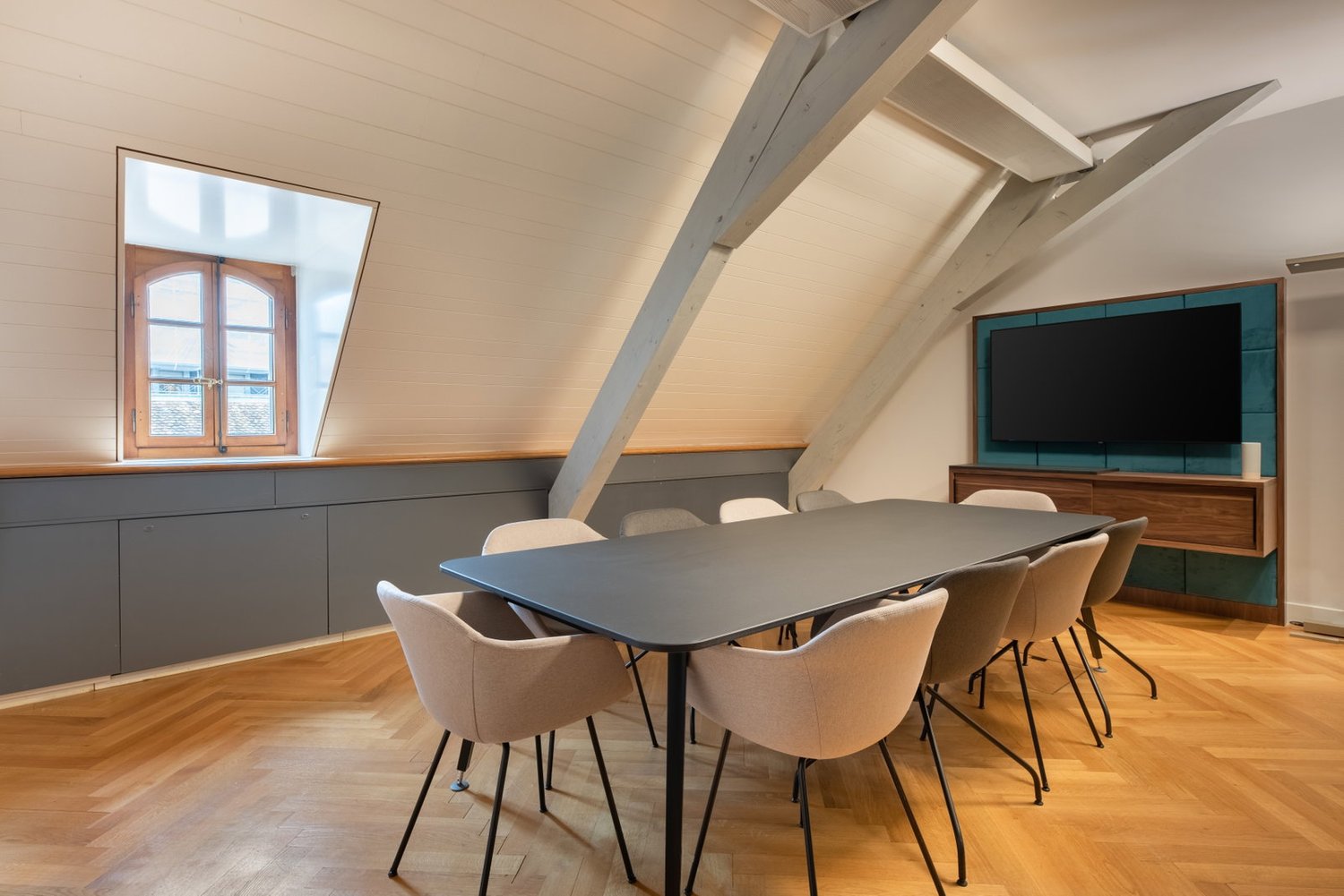 60m² office
