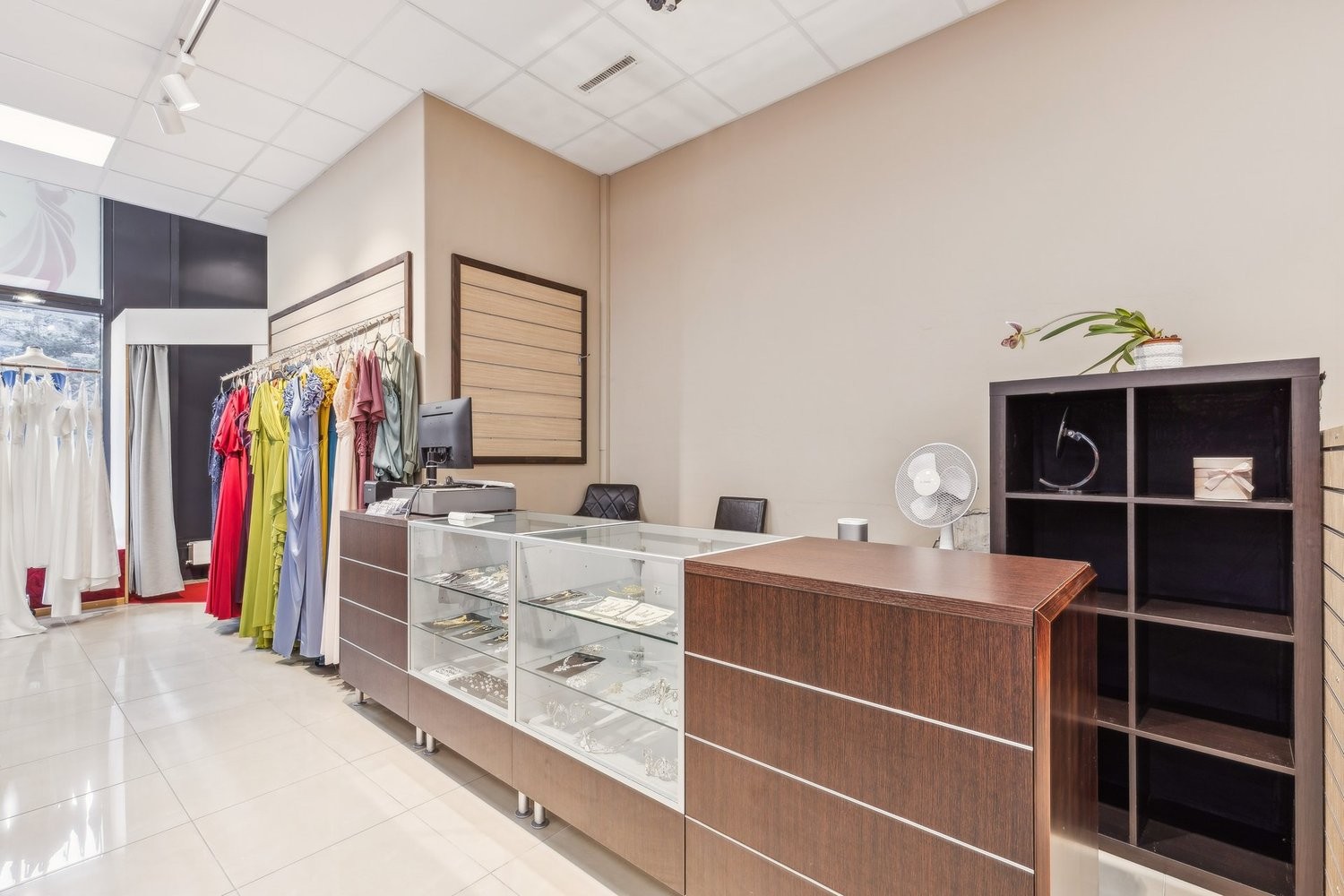 147m² shop, Foto 4 von 8