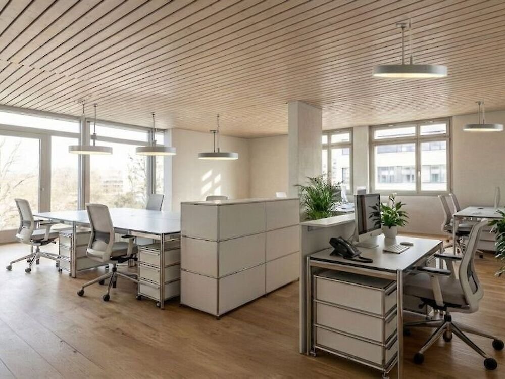 108m² commercial