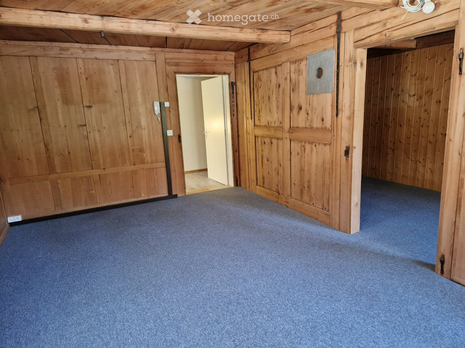 ab sofort zu vermieten originelle 2Zi Wohnung mit sep. WC und Dusche inkl. NK.
Parkplatz kann dazu gemietet werden mit CHF 40.00/Monat