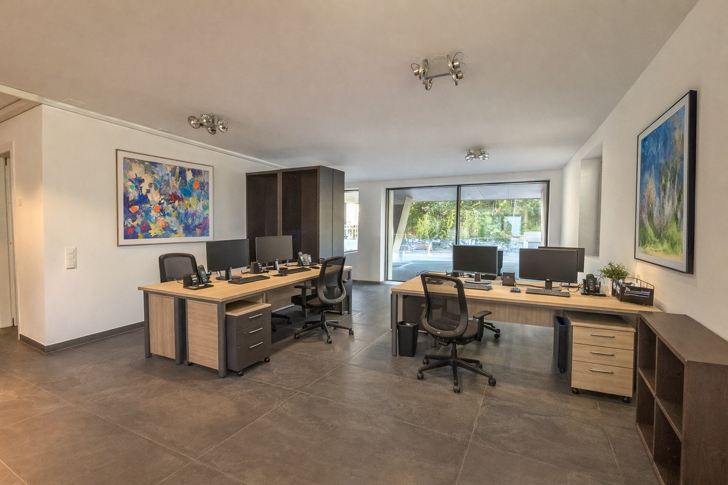 159m² Büro, Foto 1 von 6