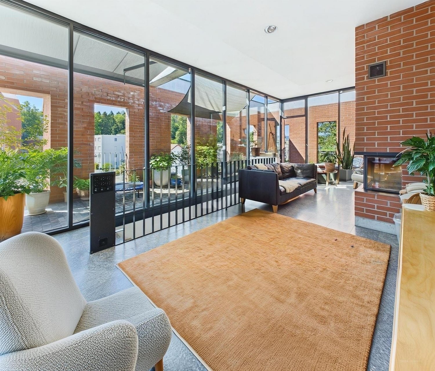 8 rooms multi family house