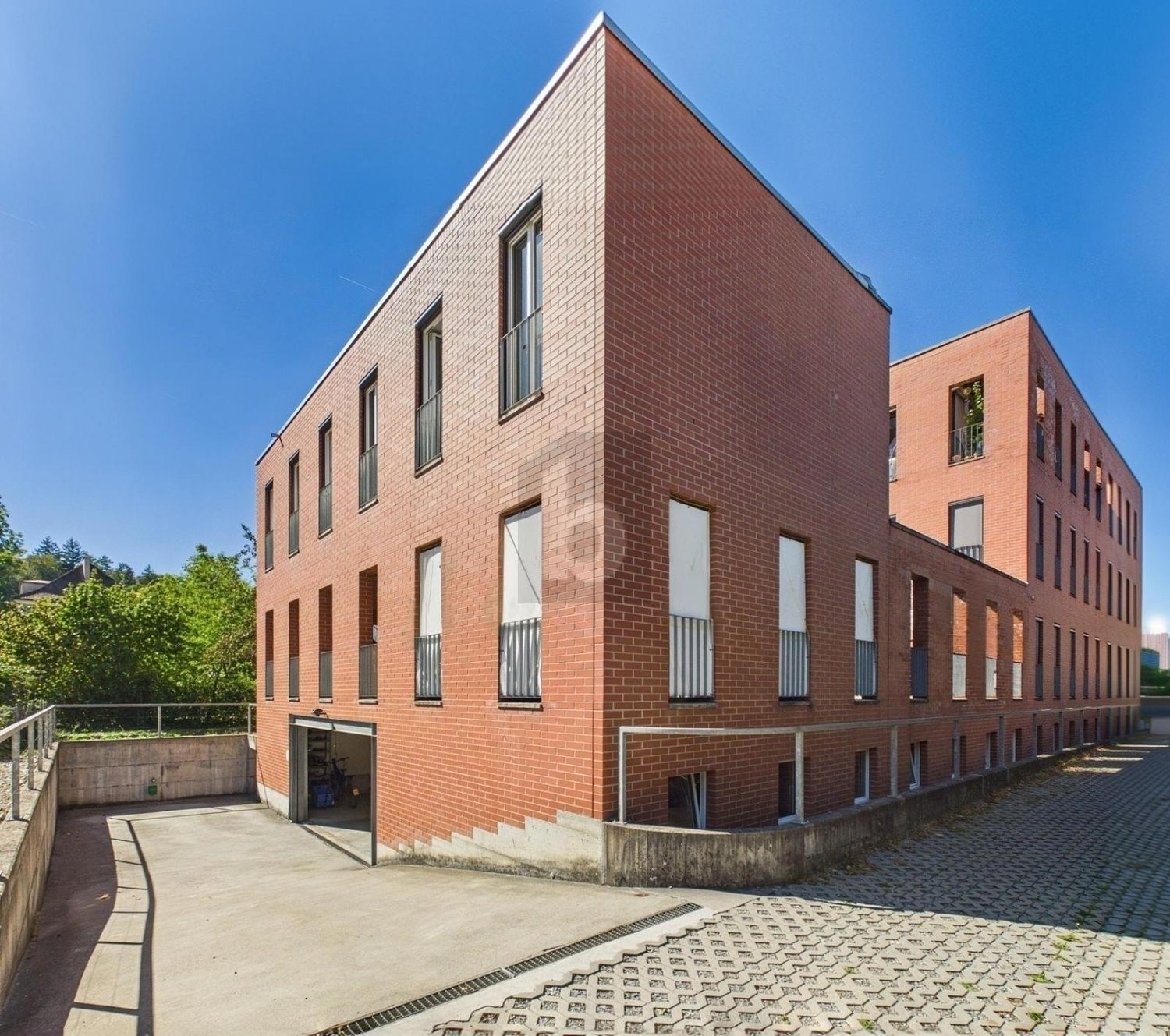 8 rooms multi family house