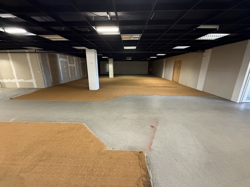 564m² locale di magazzino
