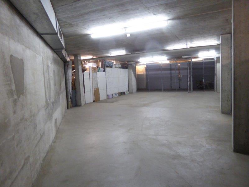 60m² office