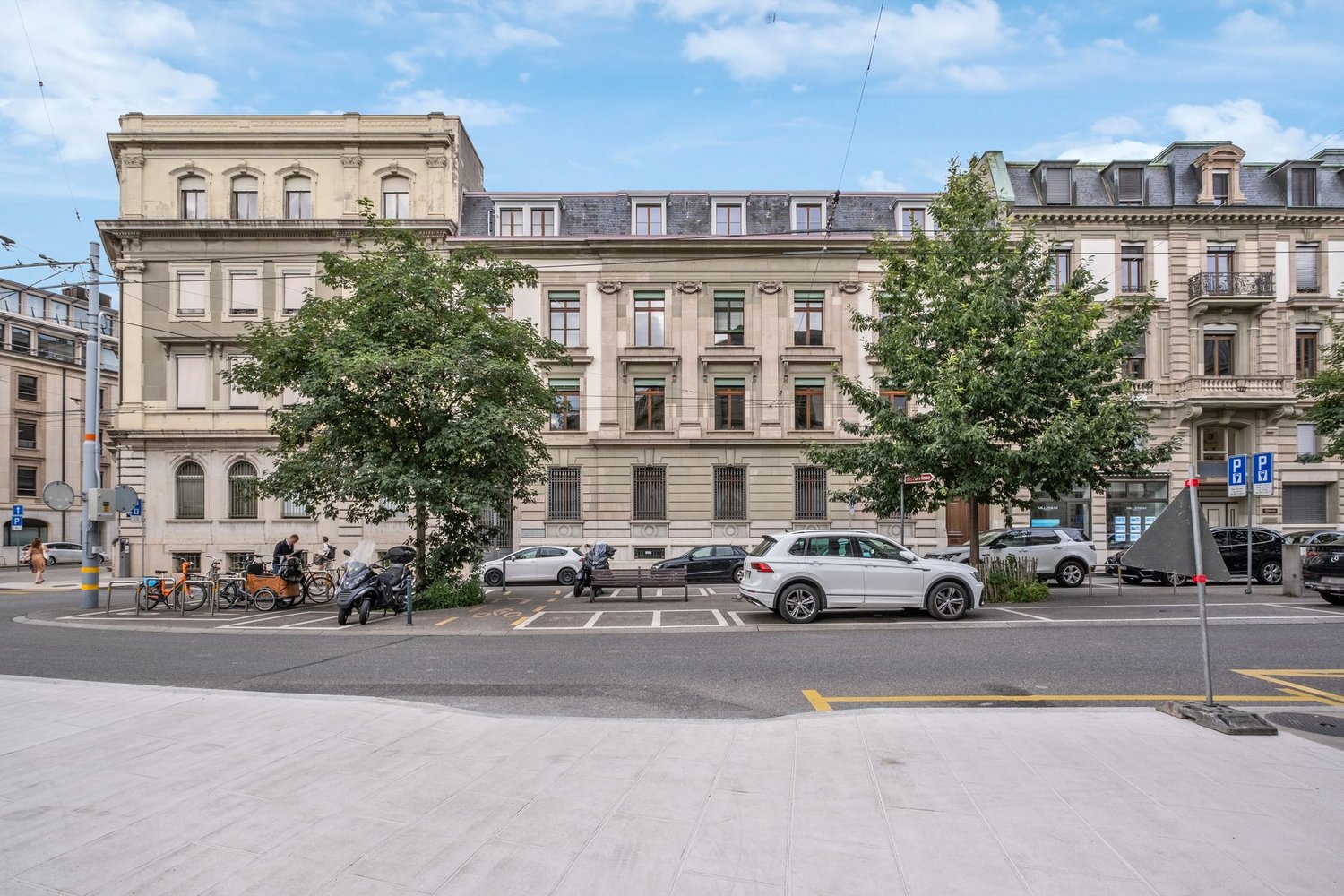 836m² Büro, Foto 2 von 10