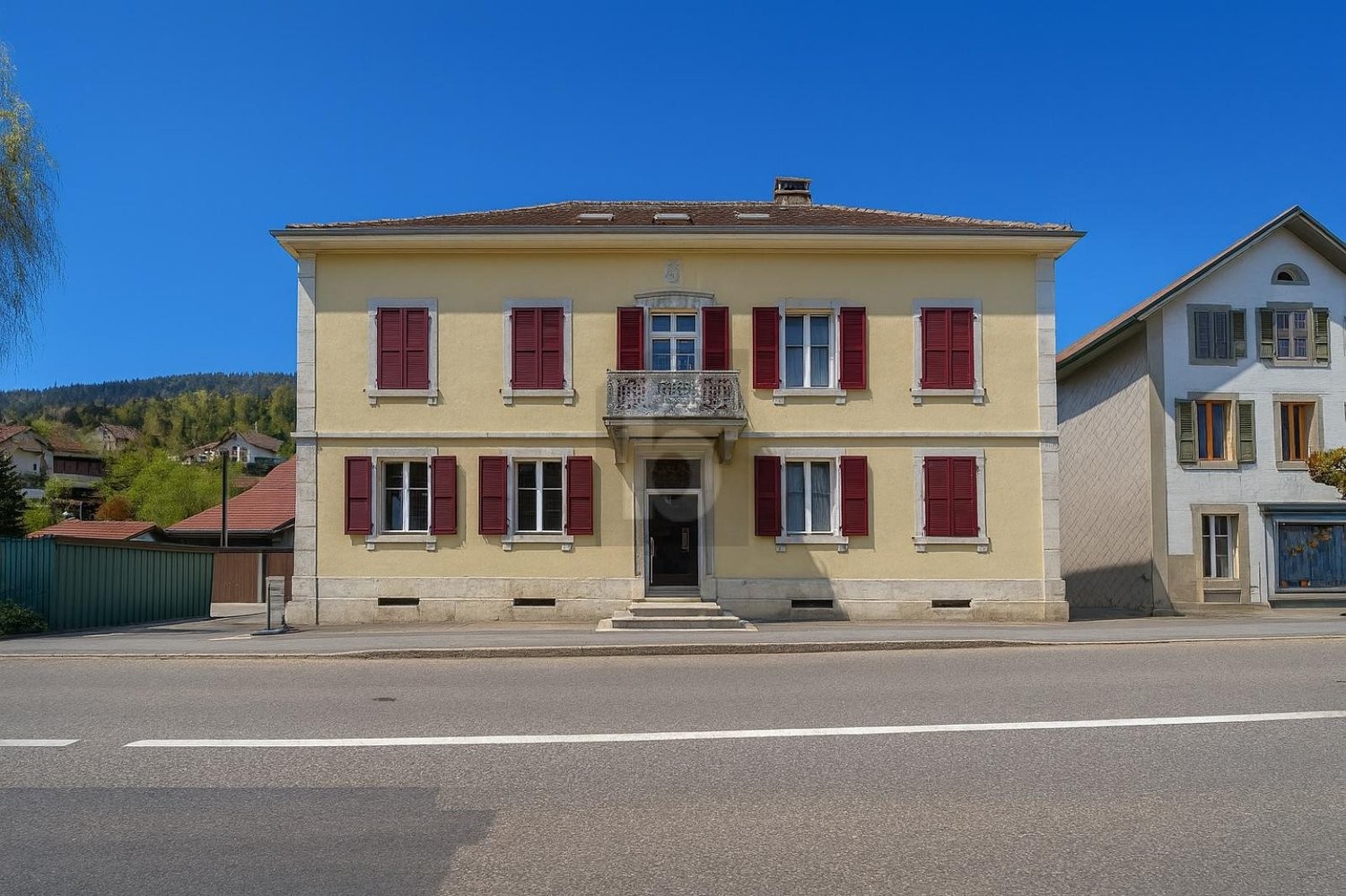 22 rooms multi family house