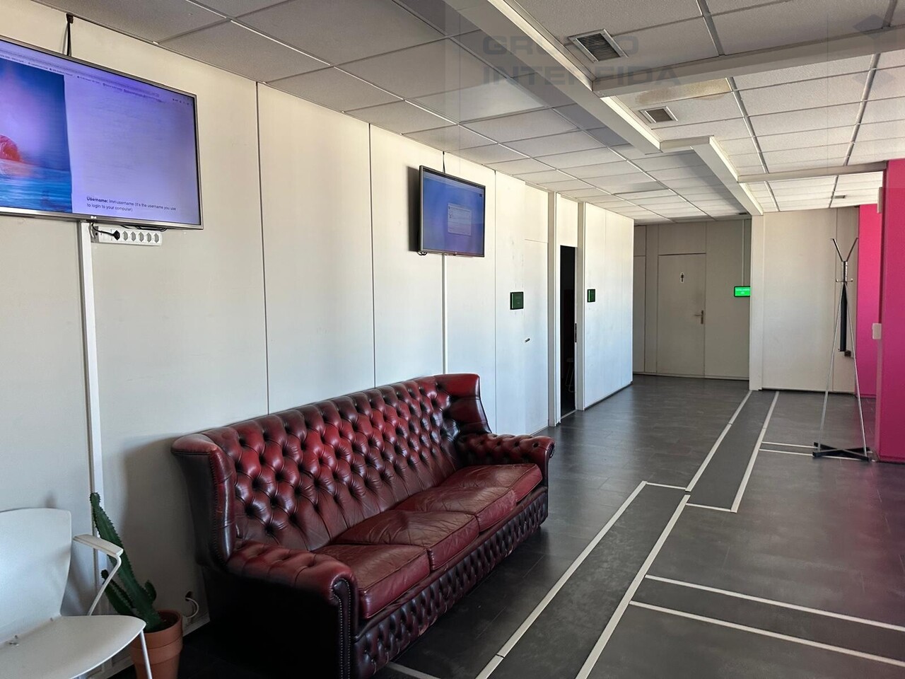 332m² Büro, Foto 7 von 9