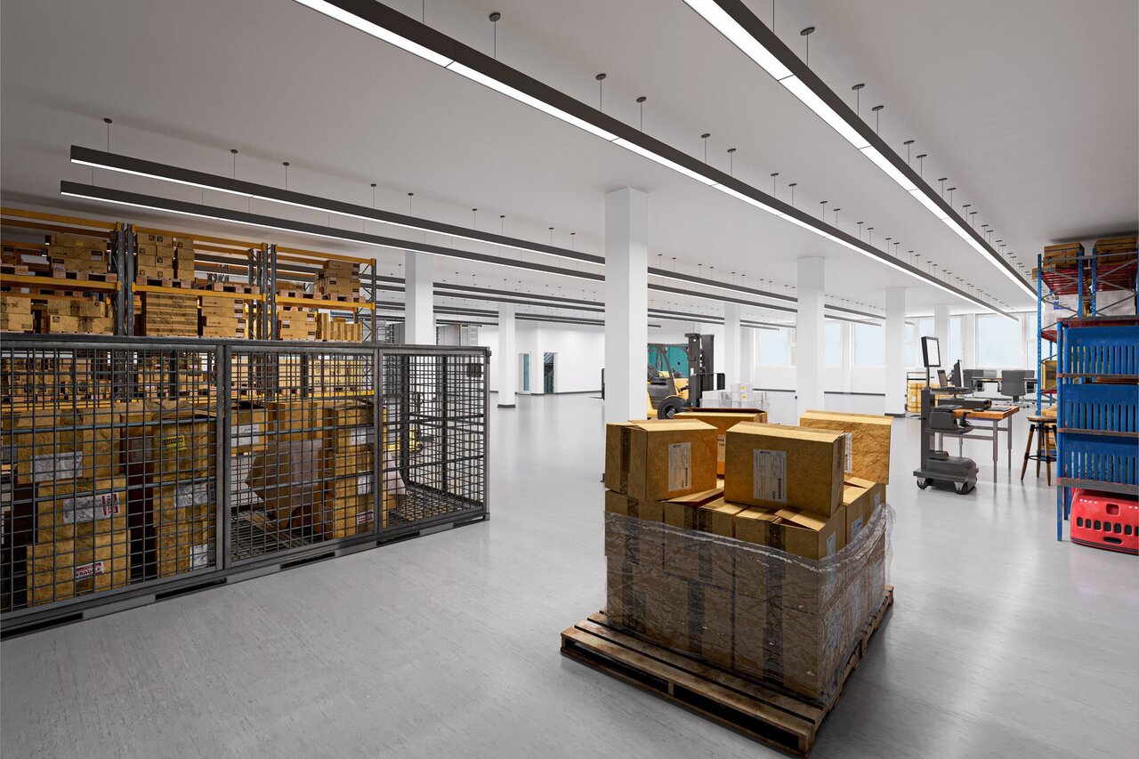 680m² storage room