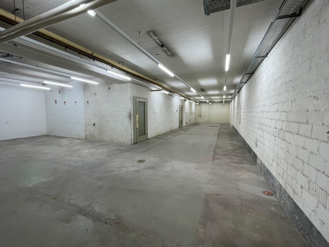 Local de stockage de 140m²