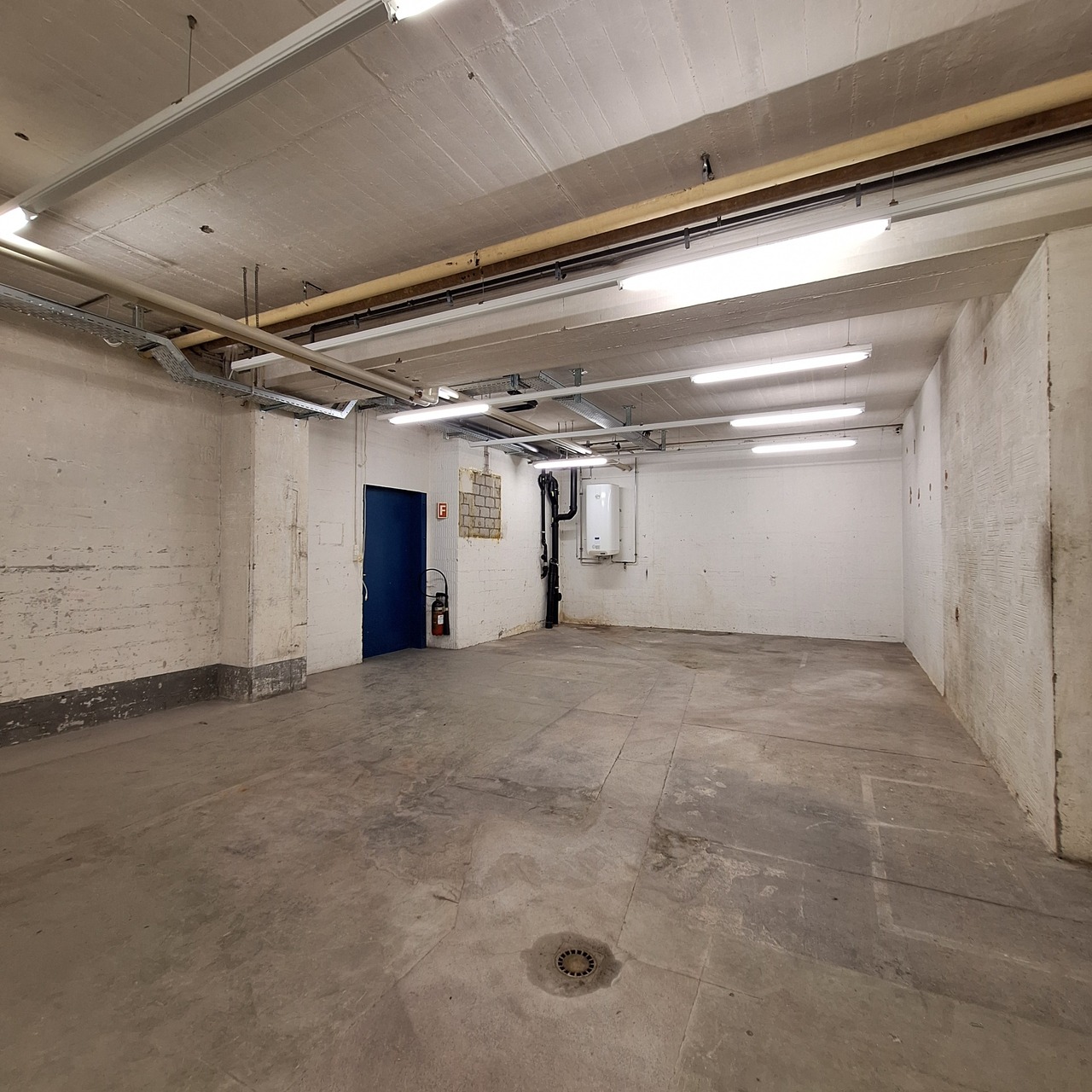 Local de stockage de 140m²